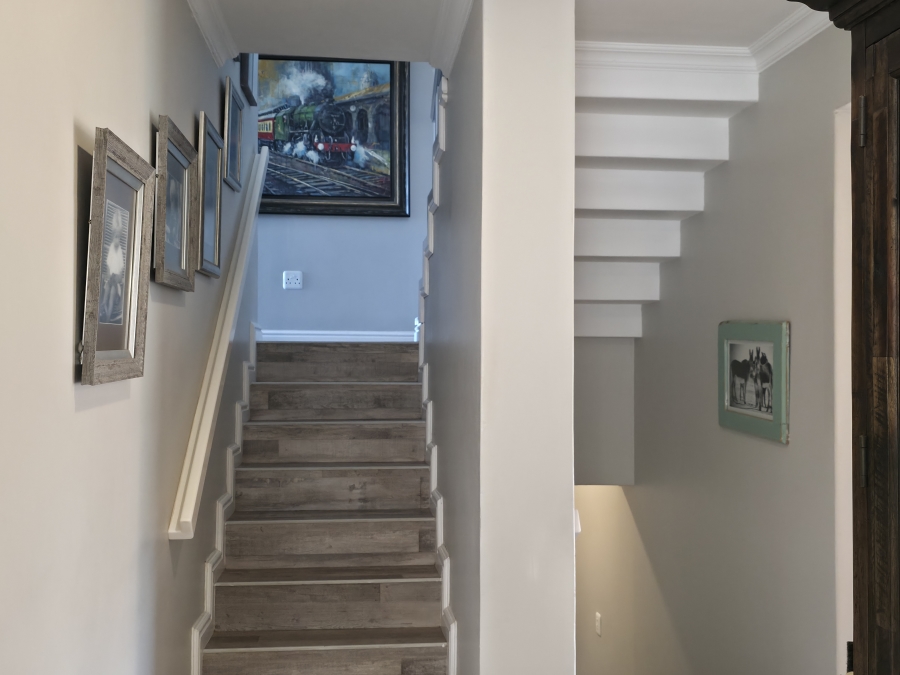 4 Bedroom Property for Sale in Wavecrest Eastern Cape